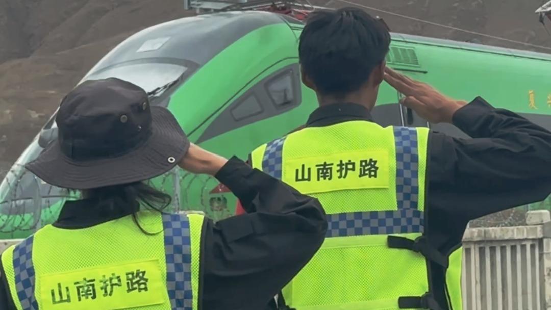 黄子韬徐艺洋秀恩爱