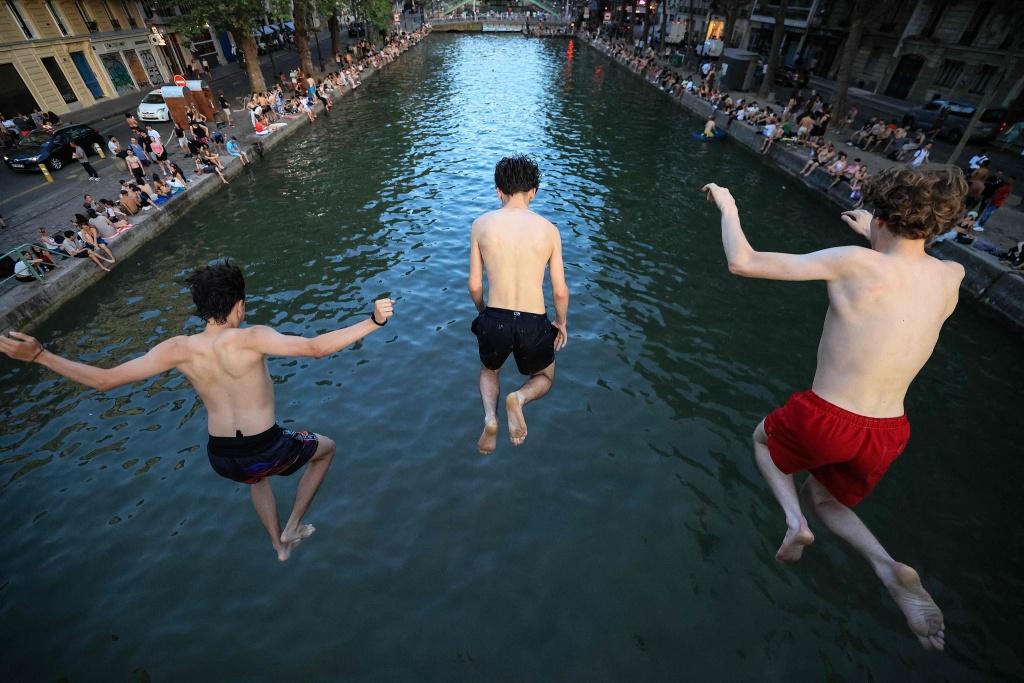 广西发现新物种阳朔风筝果